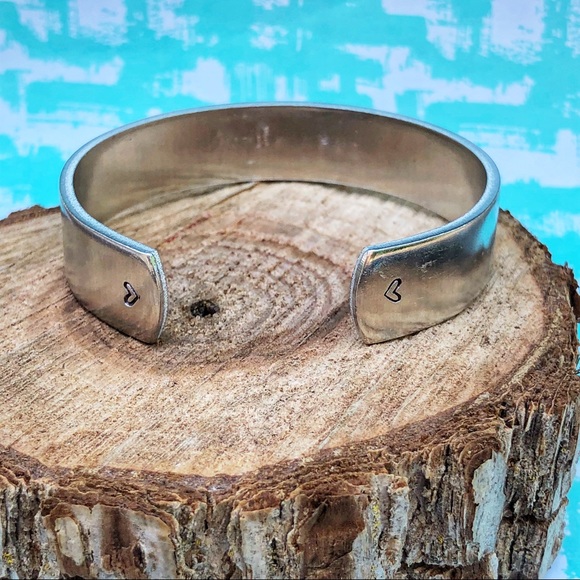 🆕 Mama Bear Mother’s Day Mom Handstamped Stainless Cuff Bracelet - Picture 3 of 3